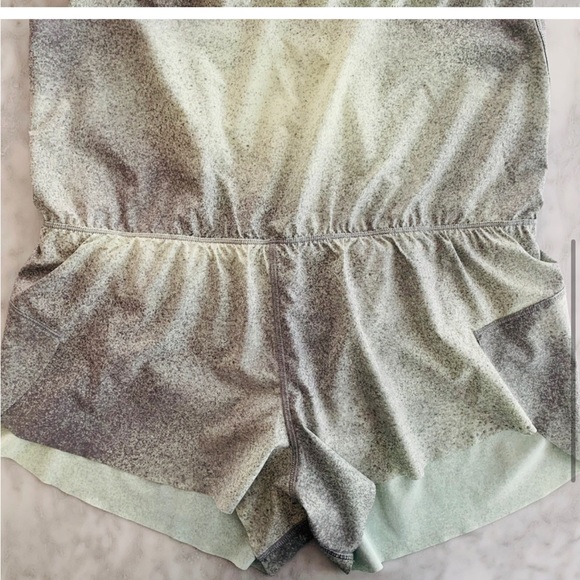 Lululemon Chase Me Onesie Green 8 Romper Jumper - Picture 8 of 8